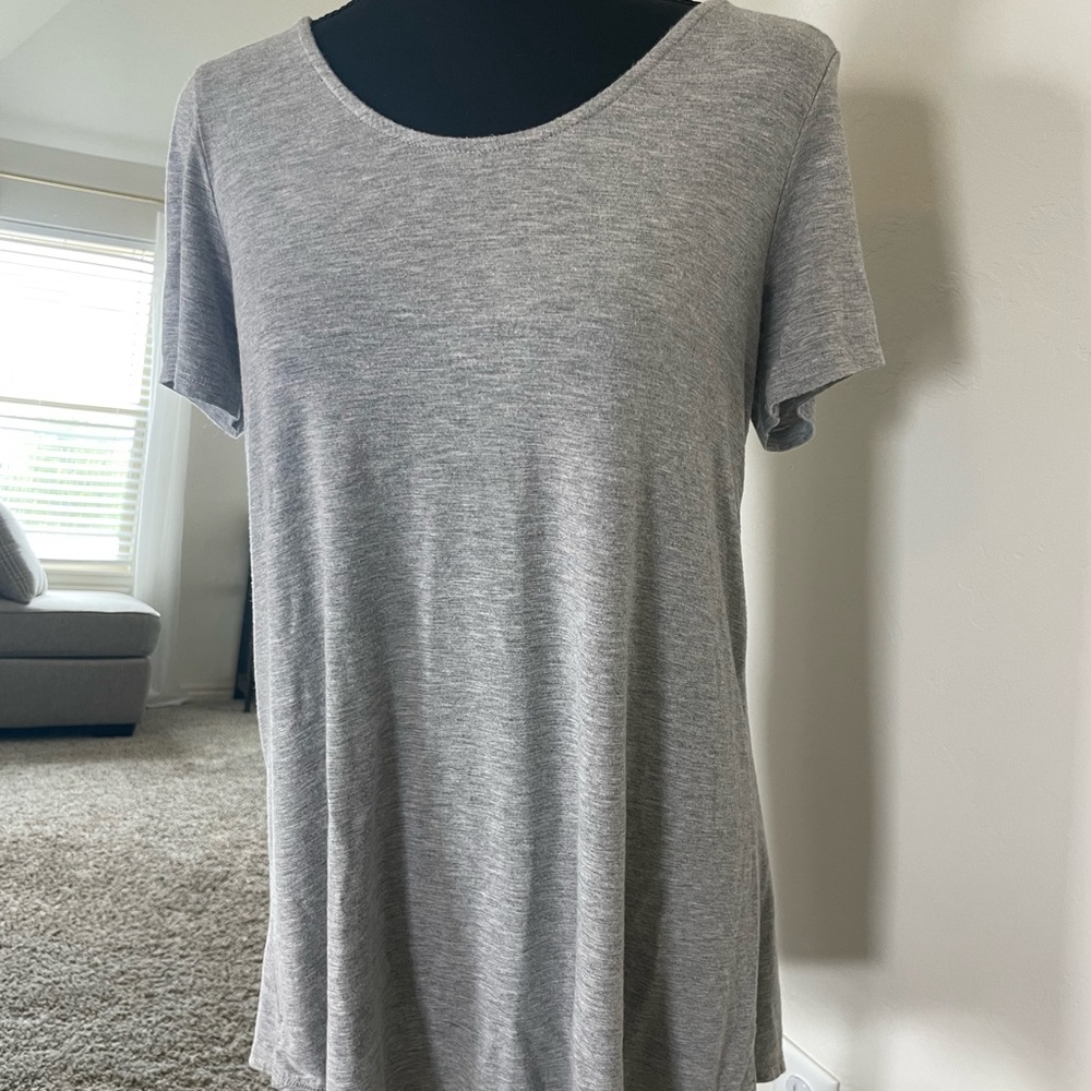 Gray Agnes & Dora tunic top. Small